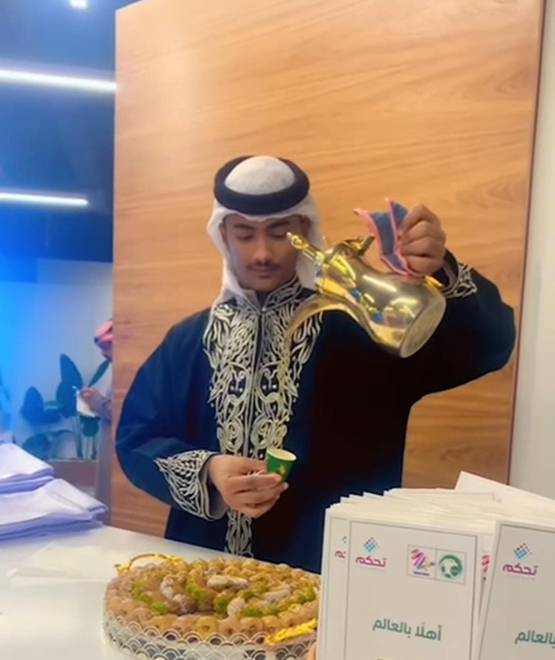 تقديم القهوة العربية في حفل زفاف بالرياض